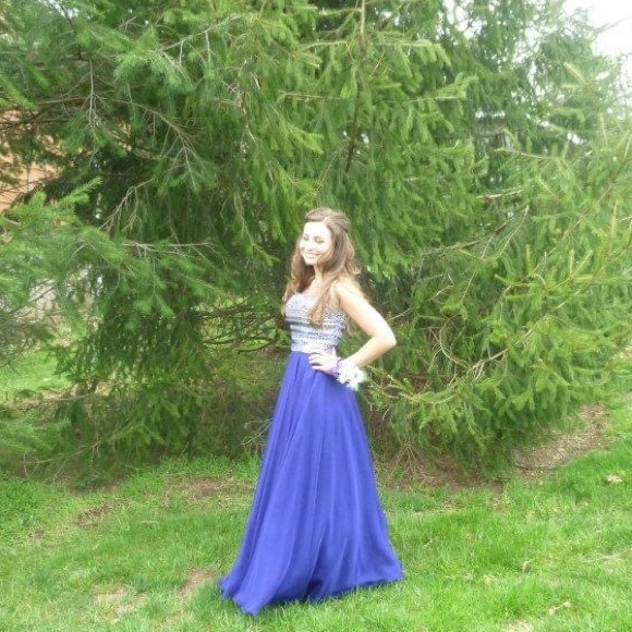 Sherri Hill Gown - Picture 4 of 5